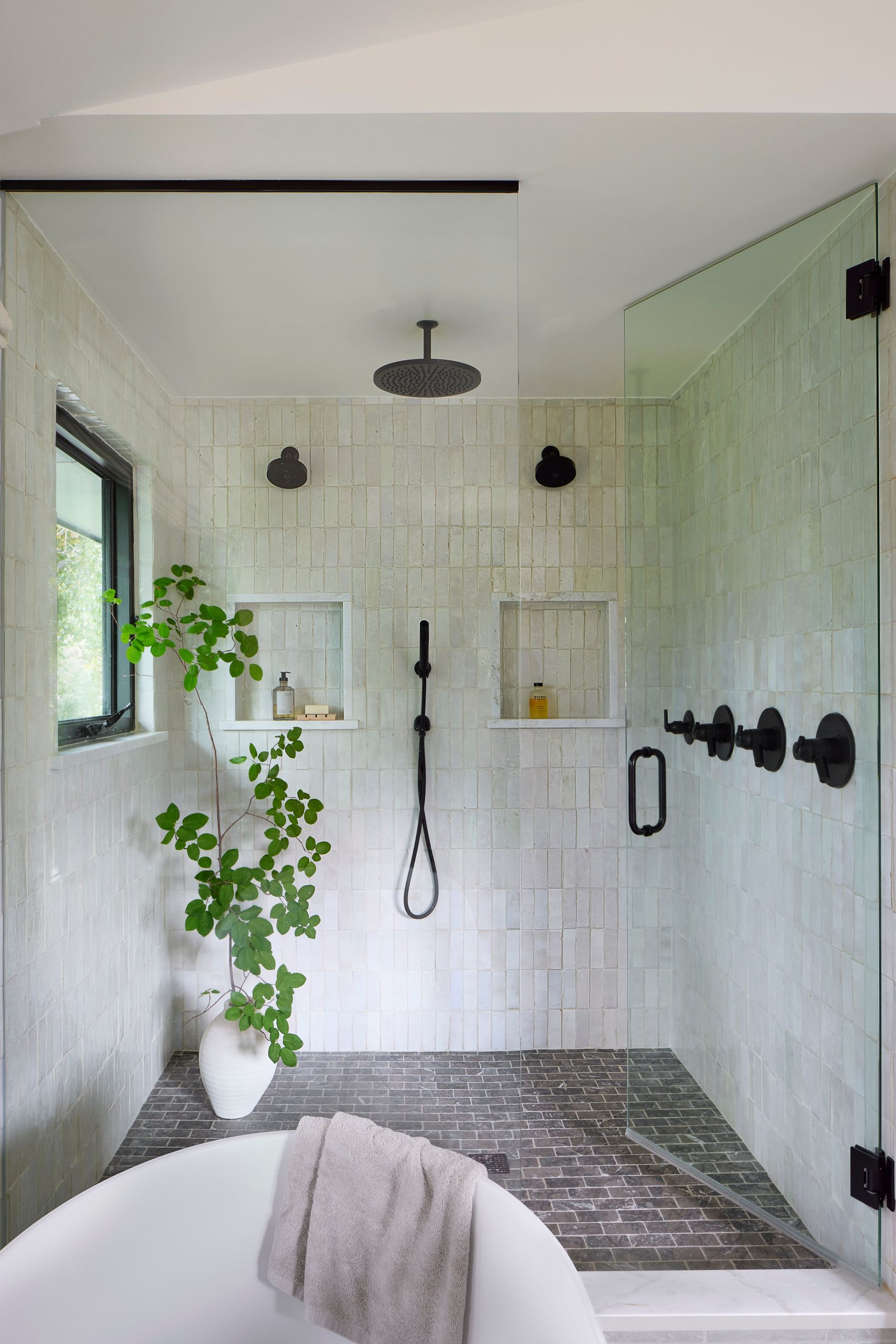 18 Walk-In Shower Ideas That Make a Splash | Architectural Digest