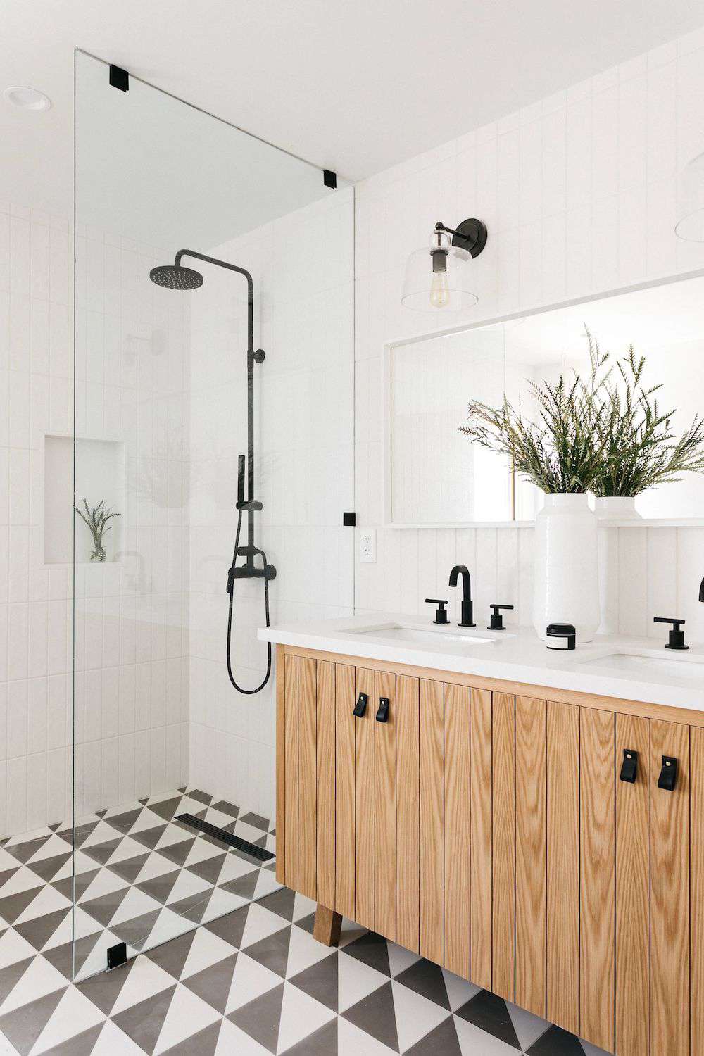 20 Doorless Walk-In Shower Ideas for a Modern Retreat