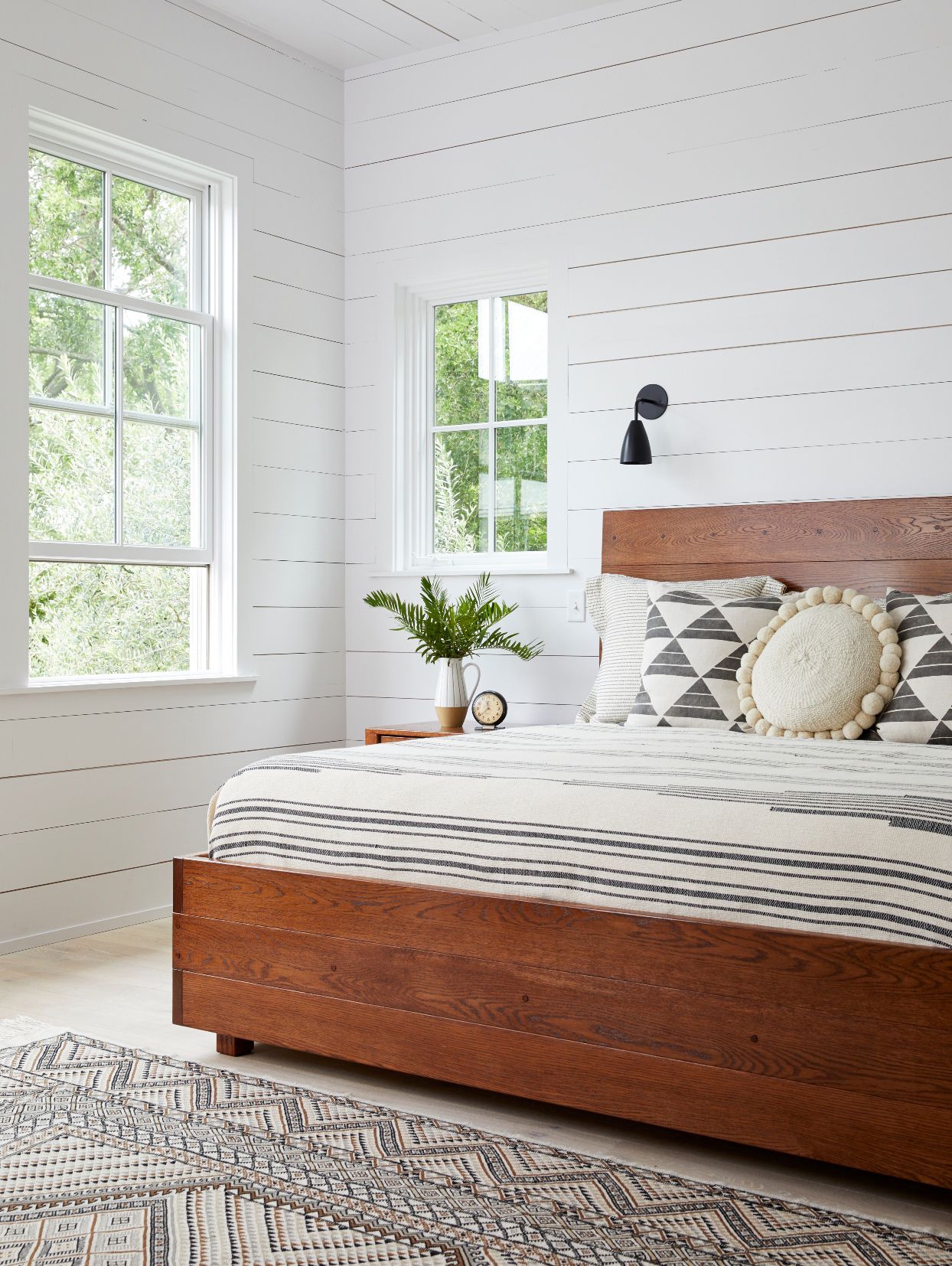 21 White Bedroom Ideas for a Serene Space