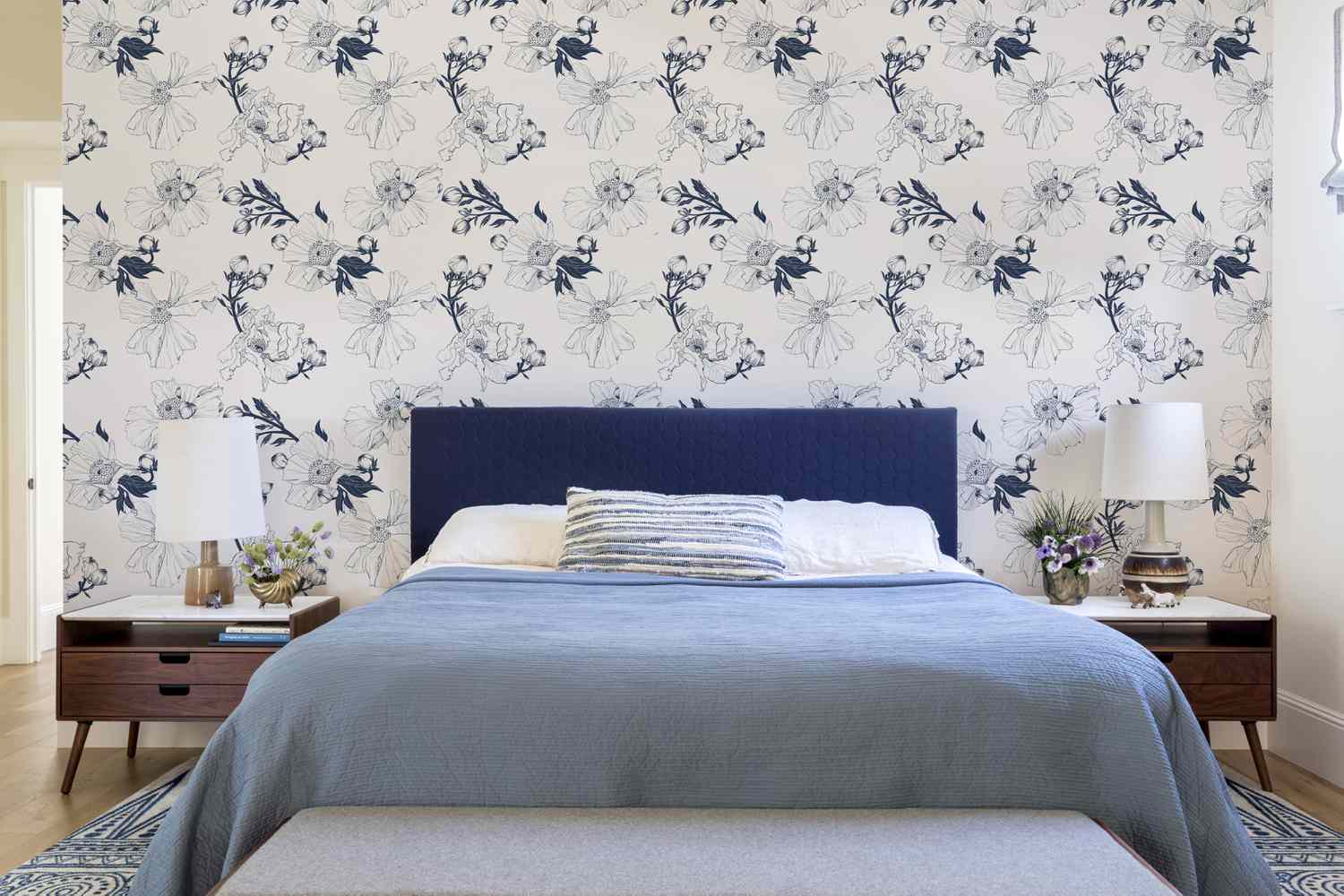 25 Navy Blue Bedroom Ideas That Go Beyond Nautical