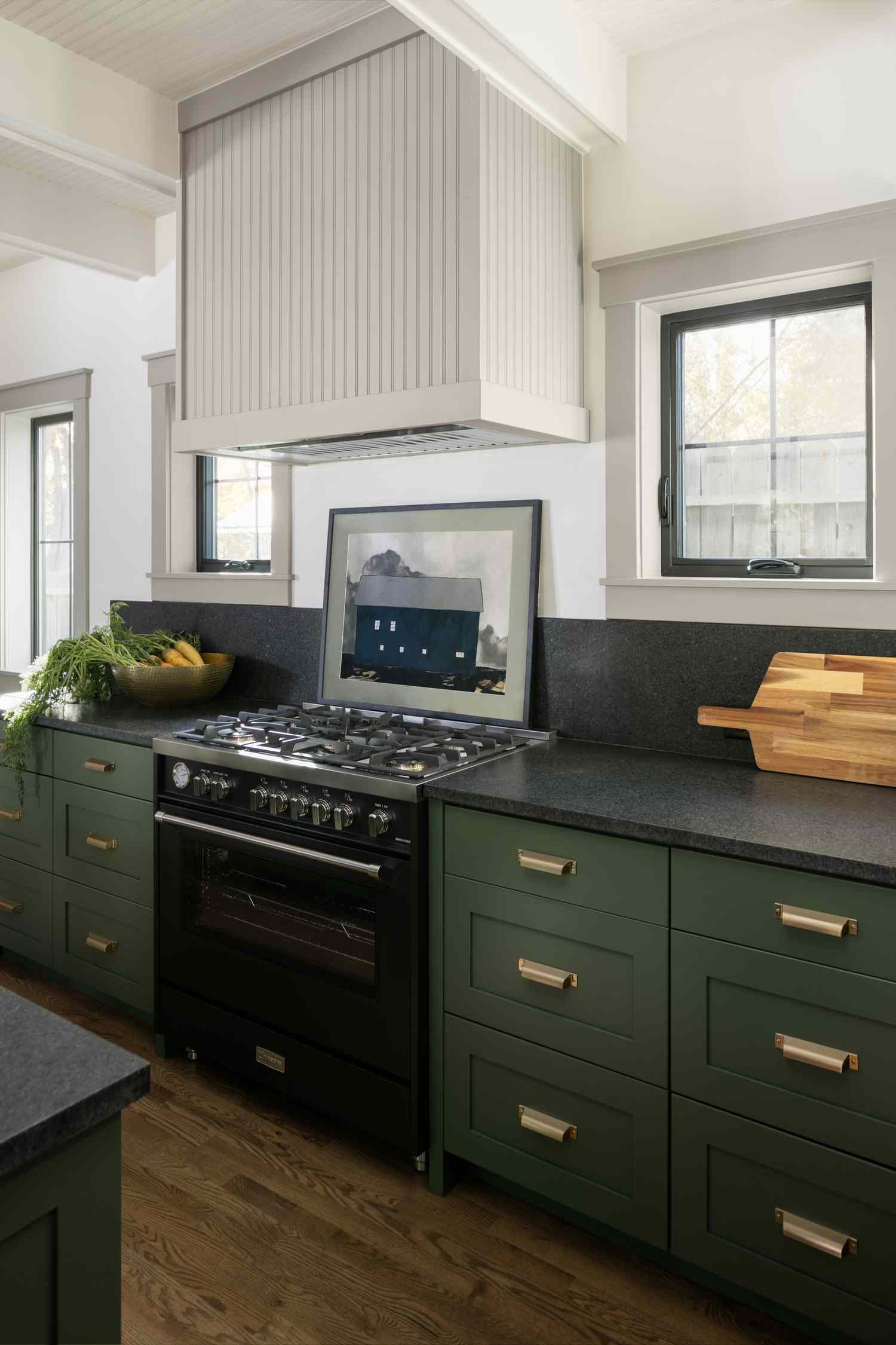 27 Black Kitchen Countertop Ideas for a Sleek Look