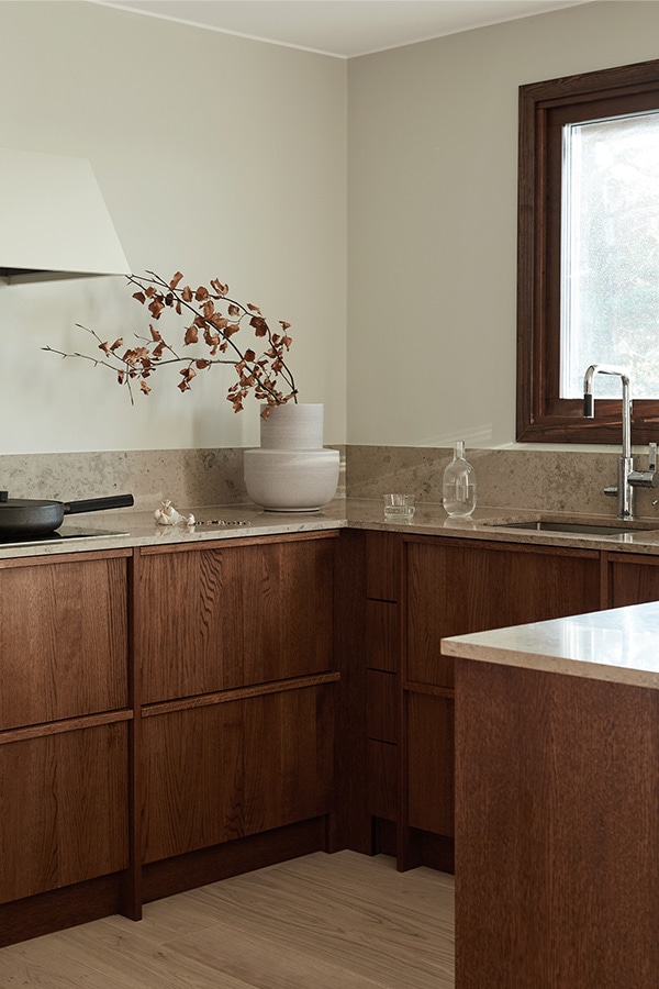 27 dark wood kitchen cabinets for a strong look - COCO LAPINE DESIGNCOCO LAPINE DESIGN