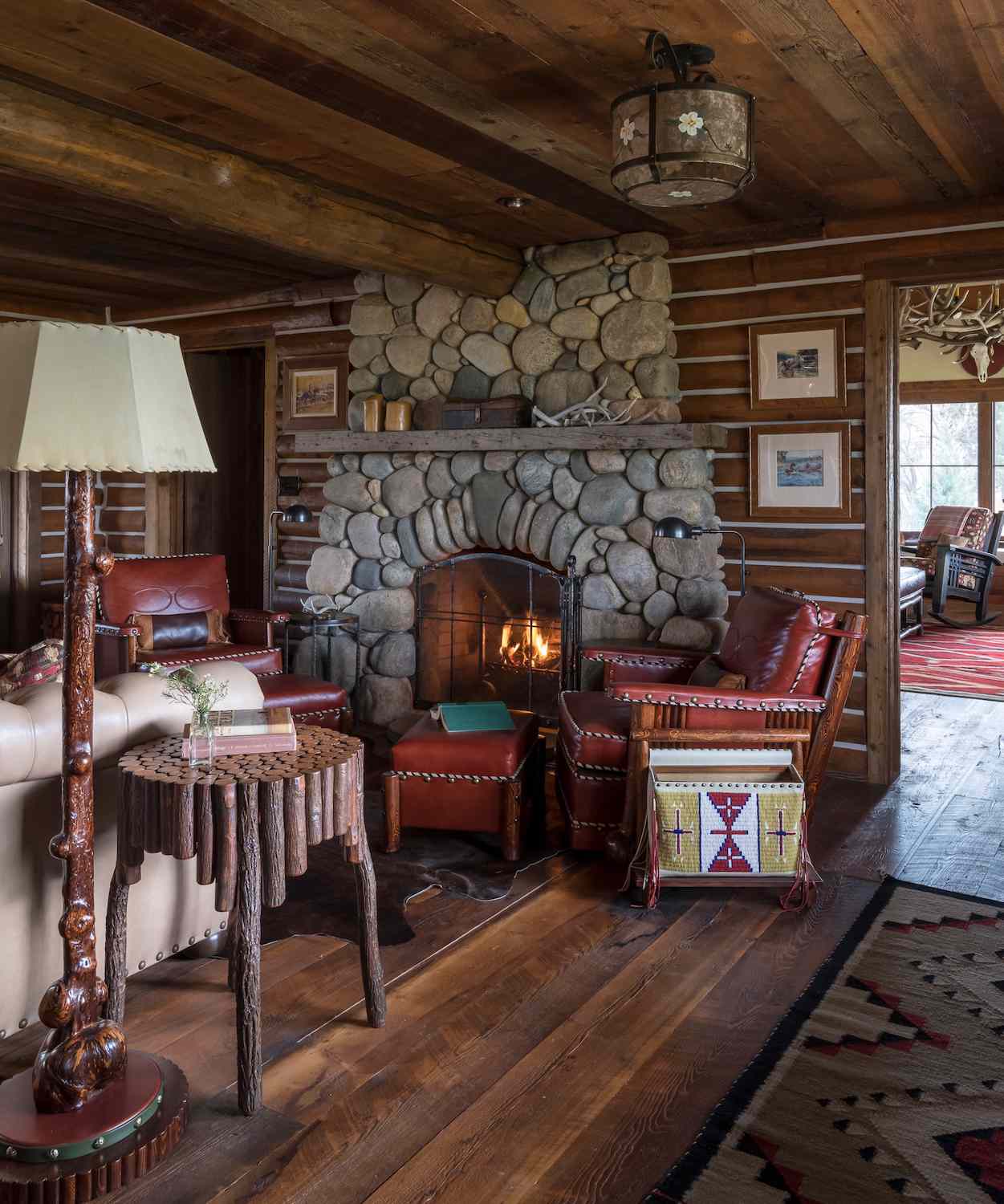 28 Log Cabin Interiors That Are Both Rustic and Modern