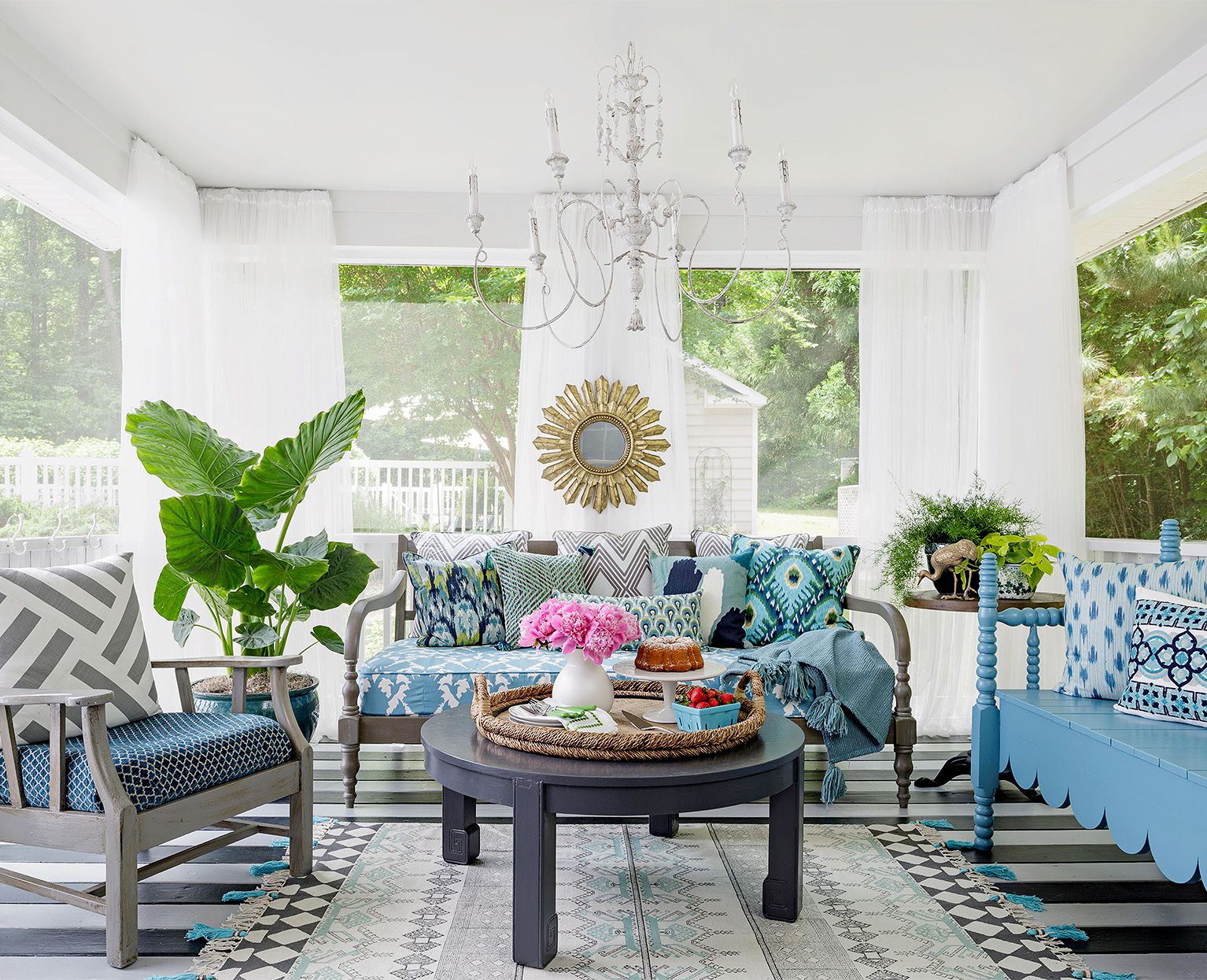 30 Sunroom Decorating Ideas for a Bright, Relaxing Space