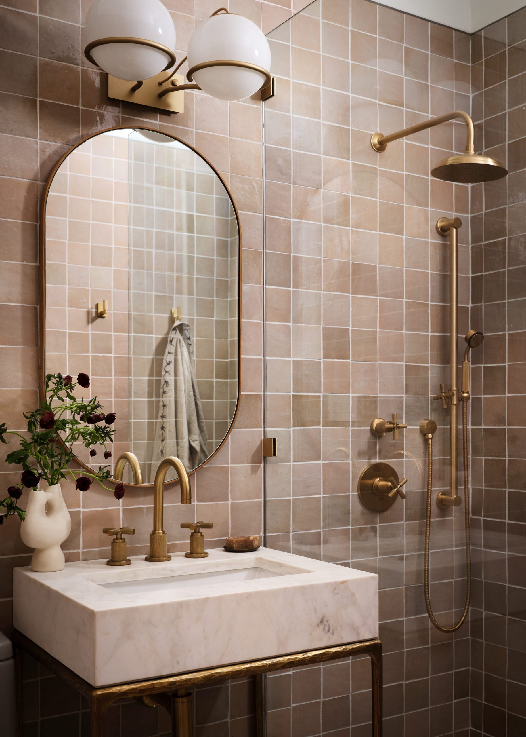 36 Walk-in Shower Ideas that Are Dripping with Style in 2025