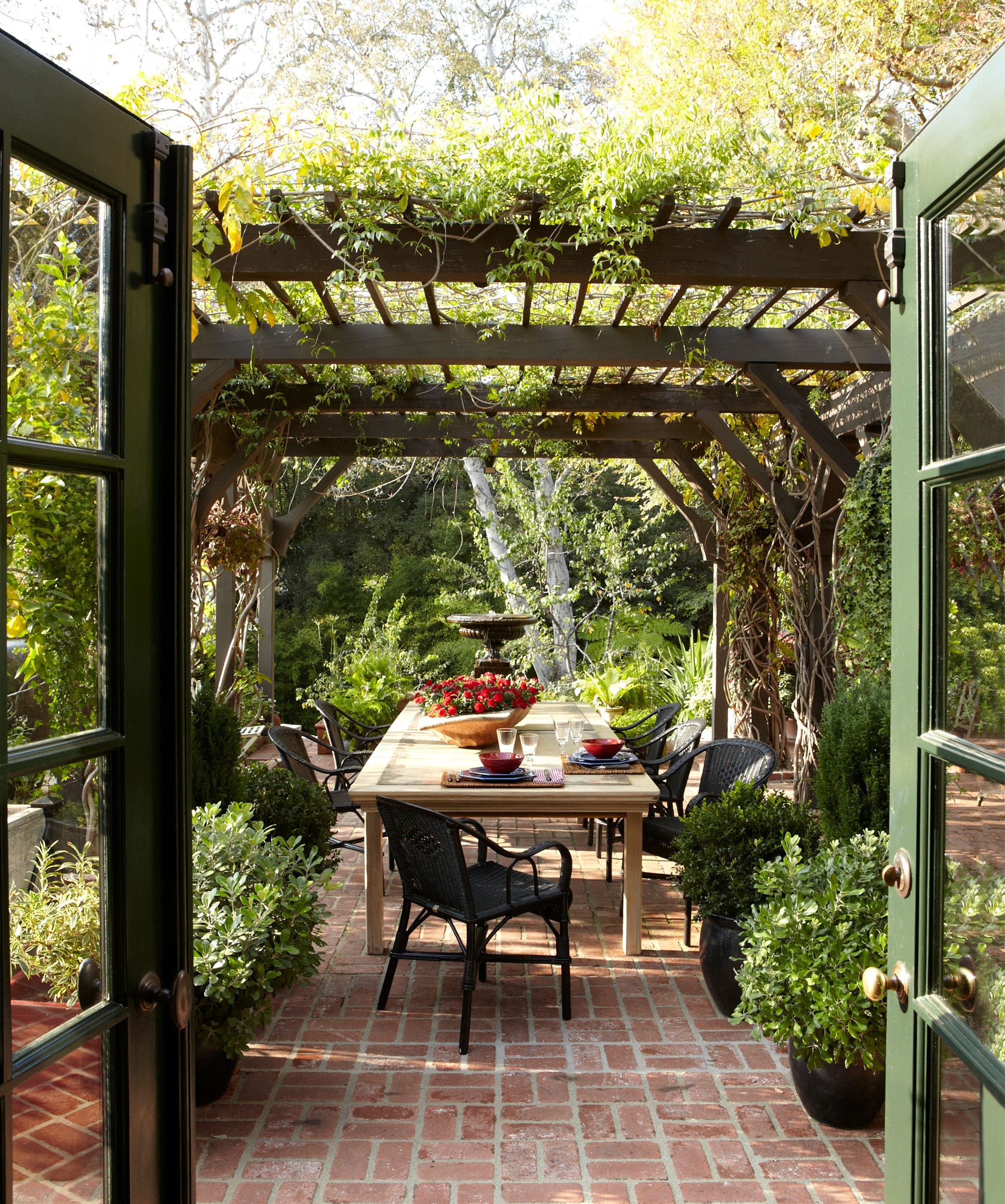4 Garden Trends That Will Take Over Your Backyard This 2026, According to Experts