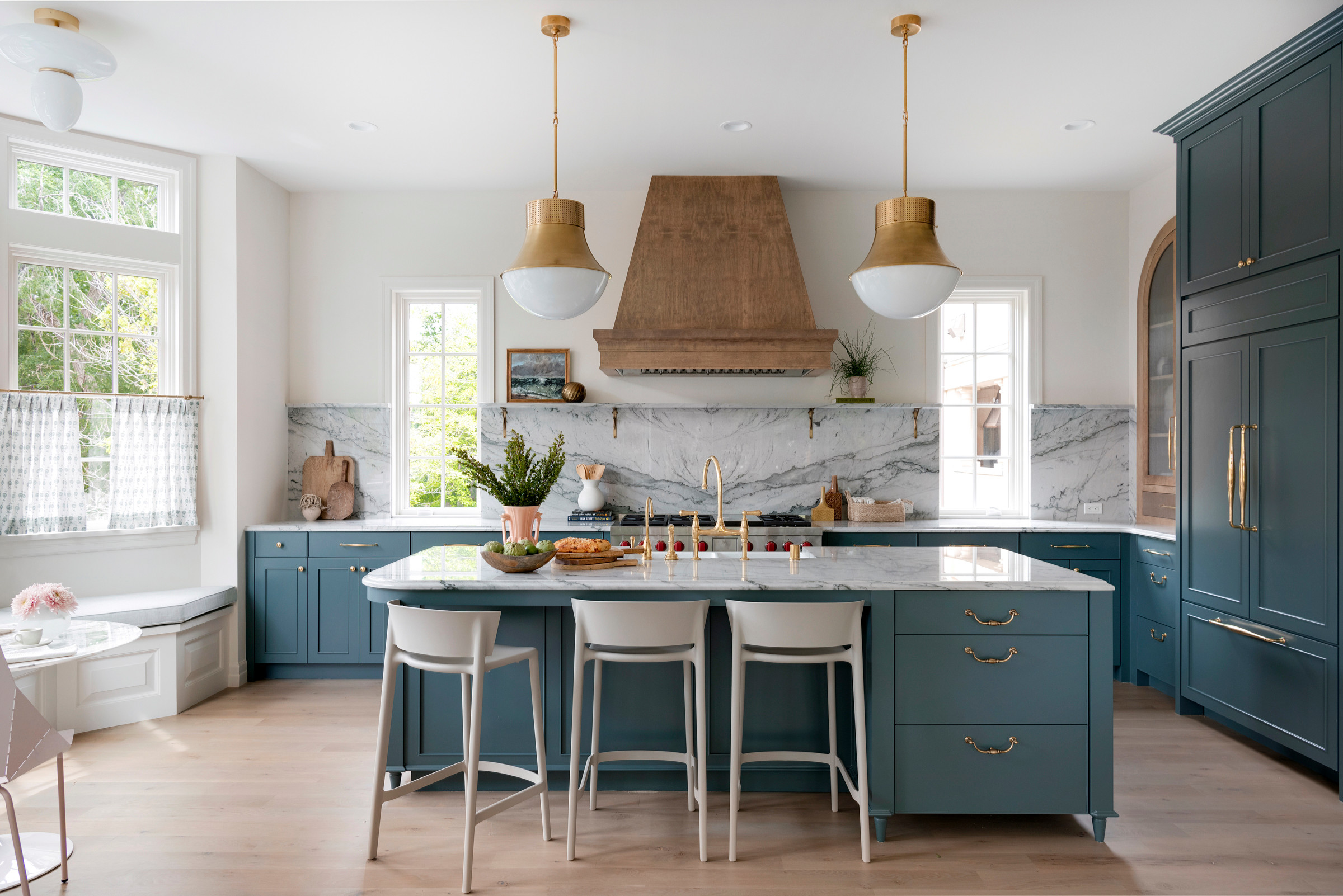 4 New Kitchens in White, Wood and Blue