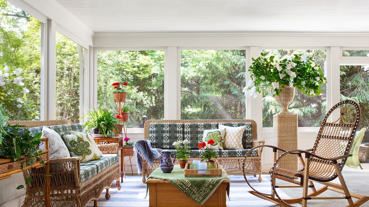 40 Dreamy Sunroom Ideas for 2025