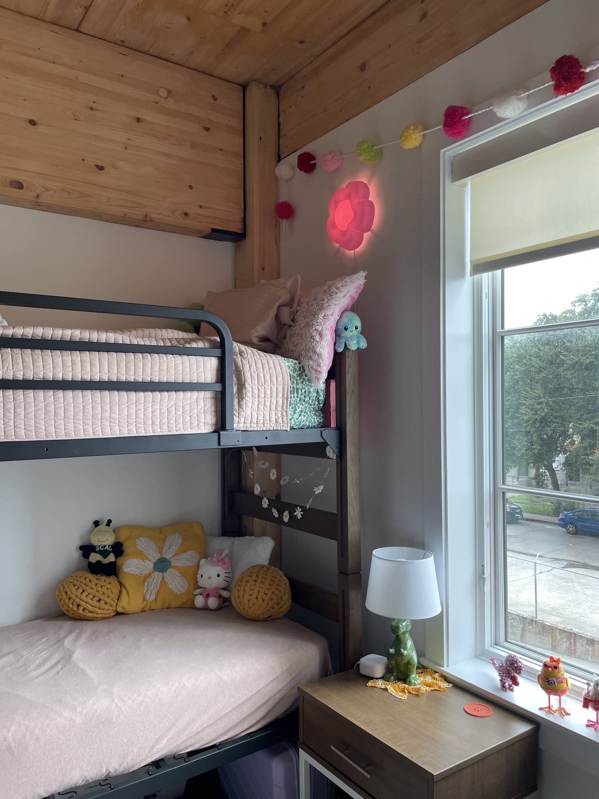 41 Cozy Dorm Room Ideas to Make Your Space Comfy & Cute | Dorm Therapy