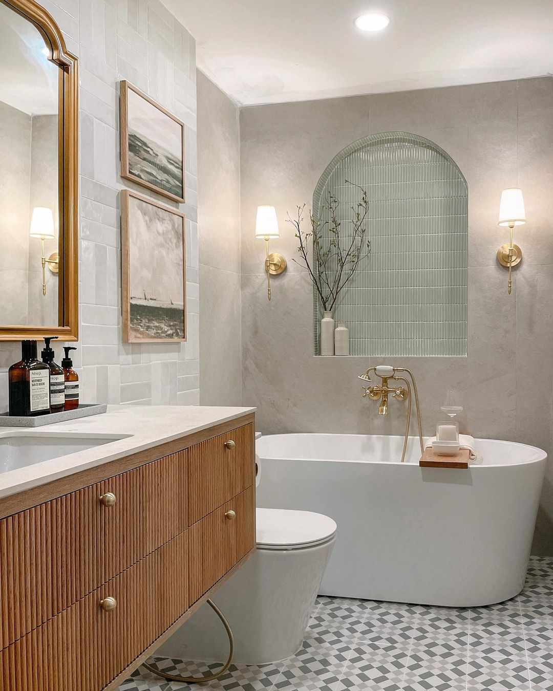 54 Guest Bathroom Ideas to Warmly Welcome Anyone