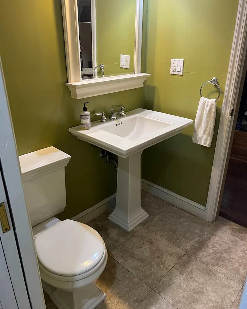 $700 Later, a '90s Half Bath Is the Nicest Room in the Apartment - Yahoo Style Canada
