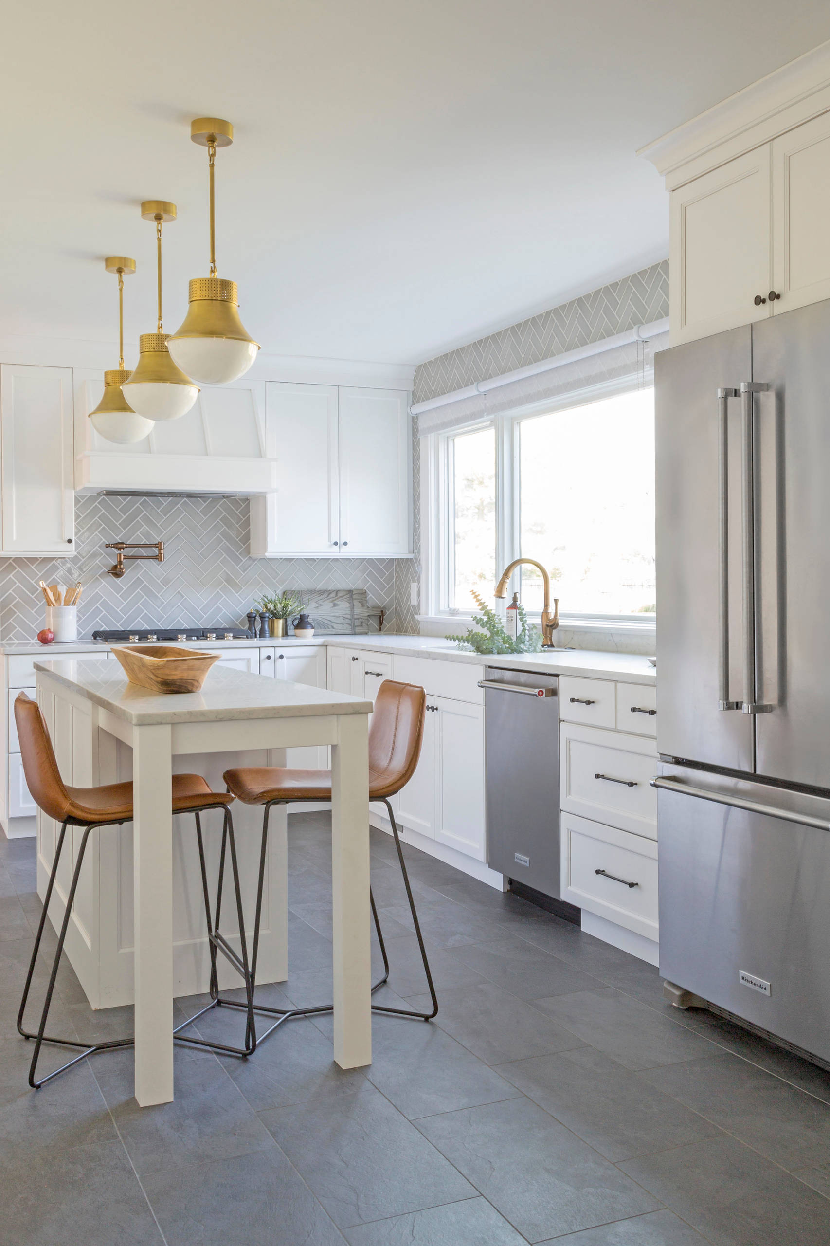 75 Gray Floor Kitchen Ideas You'll Love - April, 2026 | Houzz