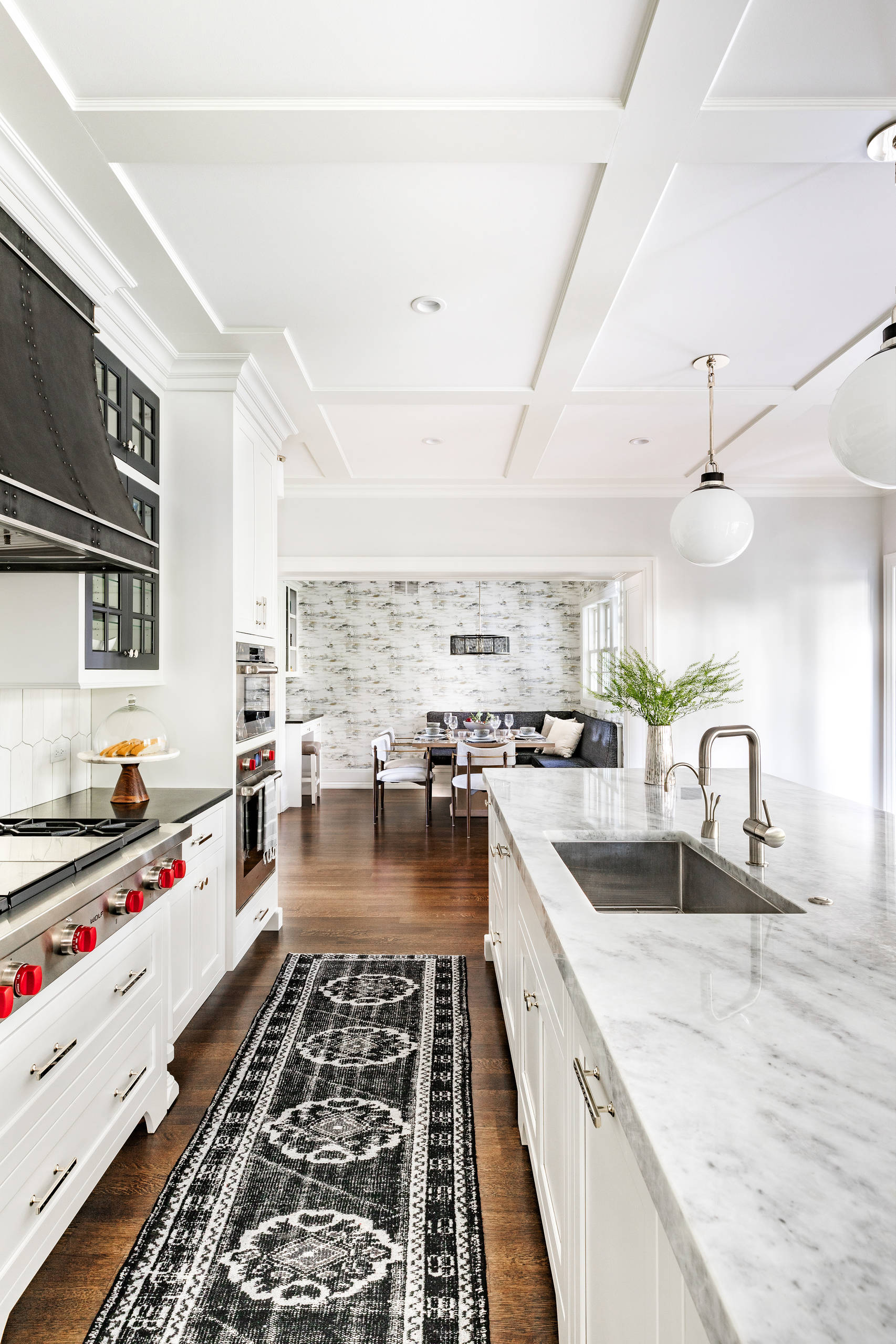 75 Kitchen with Black Countertops Ideas You'll Love - April, 2026 | Houzz