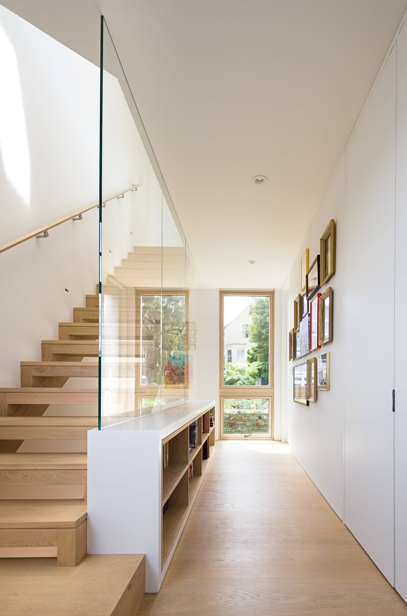 75 Modern Hallway Ideas You'll Love - April, 2026 | Houzz