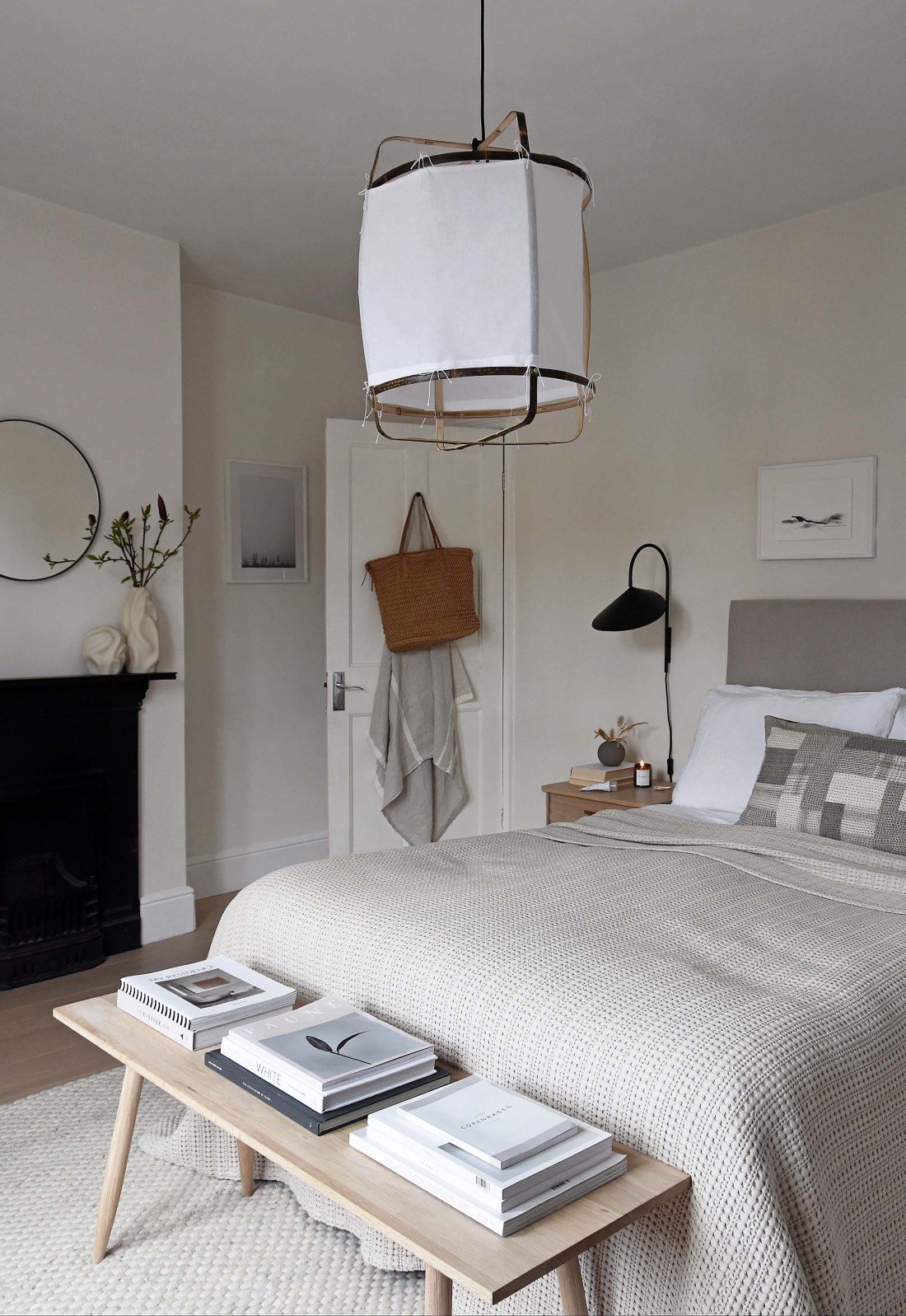 A soft, minimalist beige bedroom: the reveal |