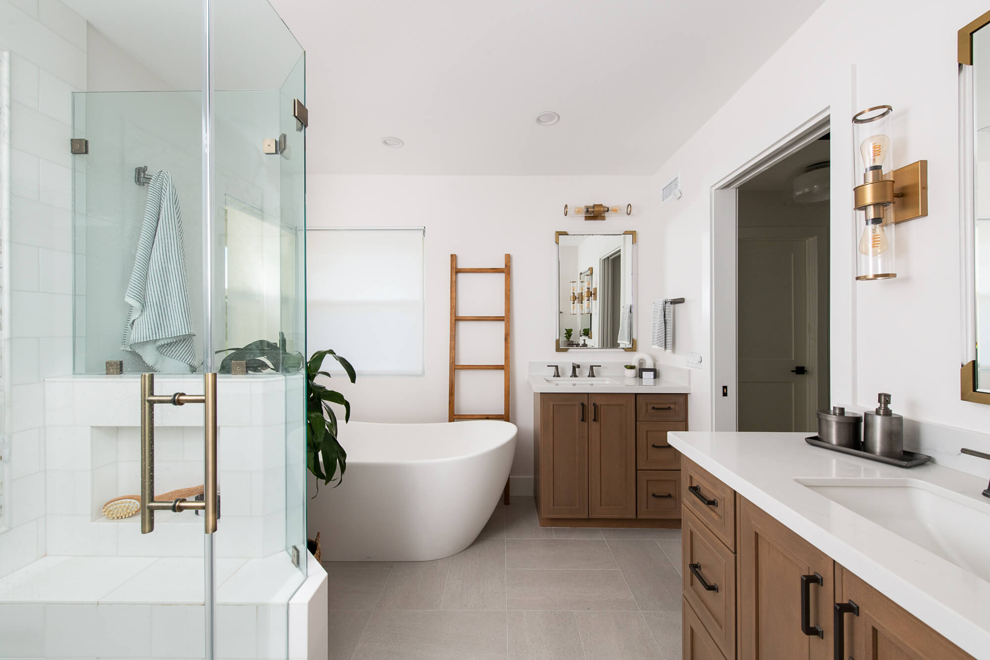 Achieve Serenity with These Neutral Bathroom Design Ideas
