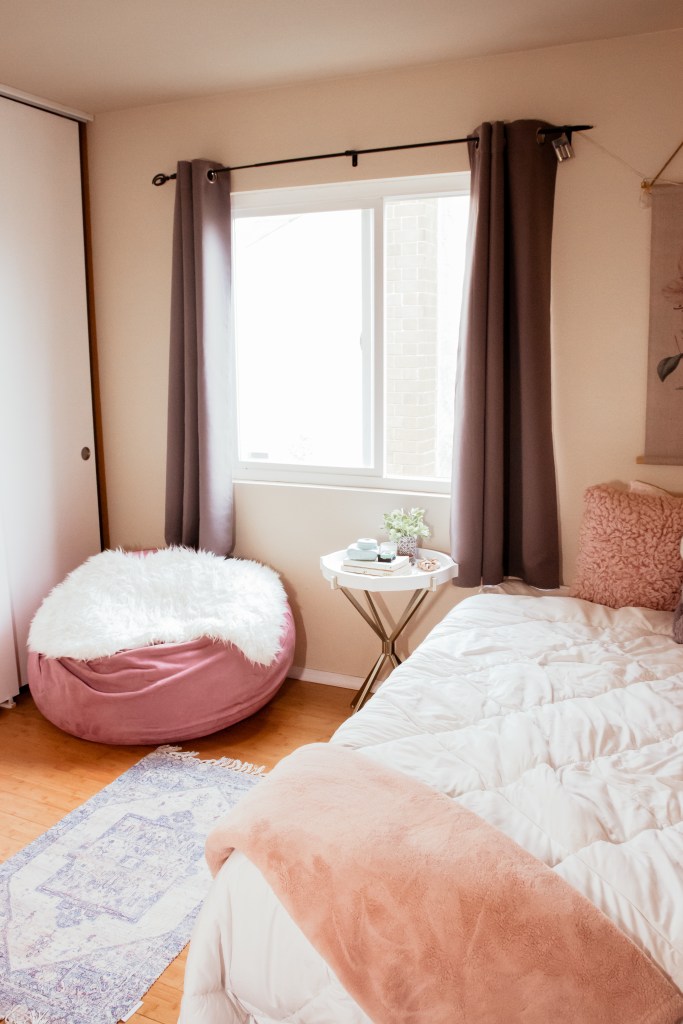 Affordable College Apartment Bedroom Decor Ideas