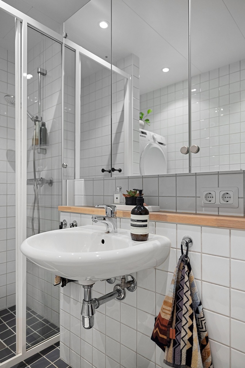 bathroom, cabinet, real estate, interior, house, luxury, decor, view, art, design, home