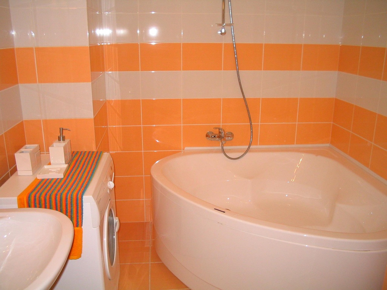 bathroom, design, interior, interior design, luxury interior, luxury, bathroom interior, modern bathroom, bath, home, decor, white, indoor, clean, style, modern interior, yellow, clean house, wall, or