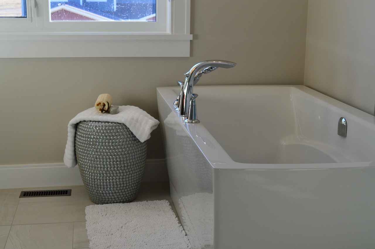 bathtub, tub, bathroom, bath, bathing, house, home, room, interior, design, white, modern, luxury, decor, gray home, gray room, gray bathroom, gray interior, bathtub, bathtub, bathtub, bathtub, bathtu