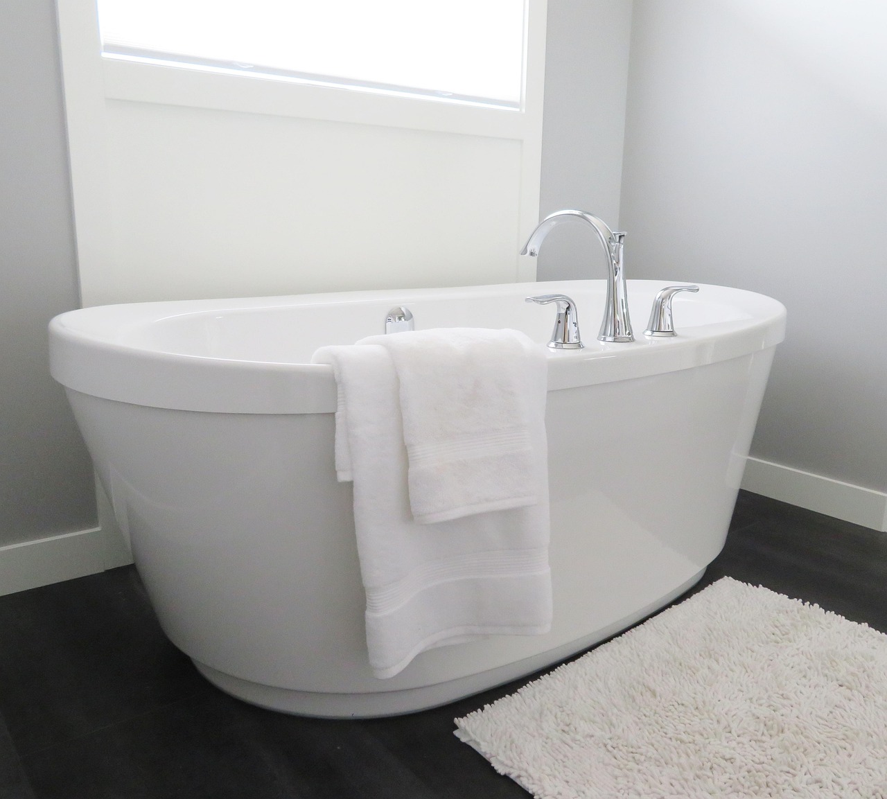 bathtub, tub, bathroom, bath, white, modern, hygiene, towel, faucet, water, sanitary, luxury, porcelain, elegance, ceramic, restroom, home, house, interior, clean, wash, nature, hygienic, washroom, gr