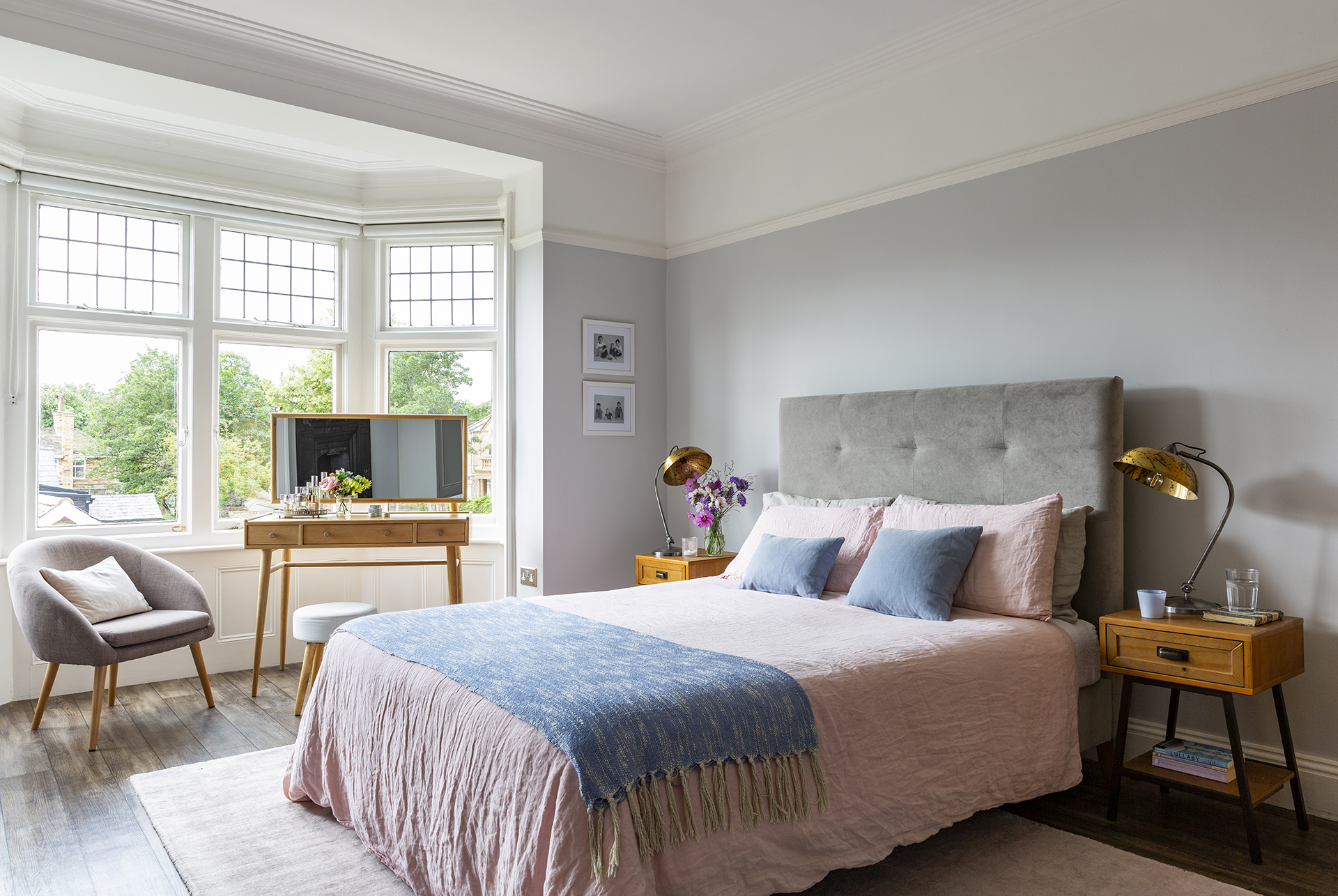 Bedroom layout ideas with desk: 12 ways to arrange your space | Homes and Gardens