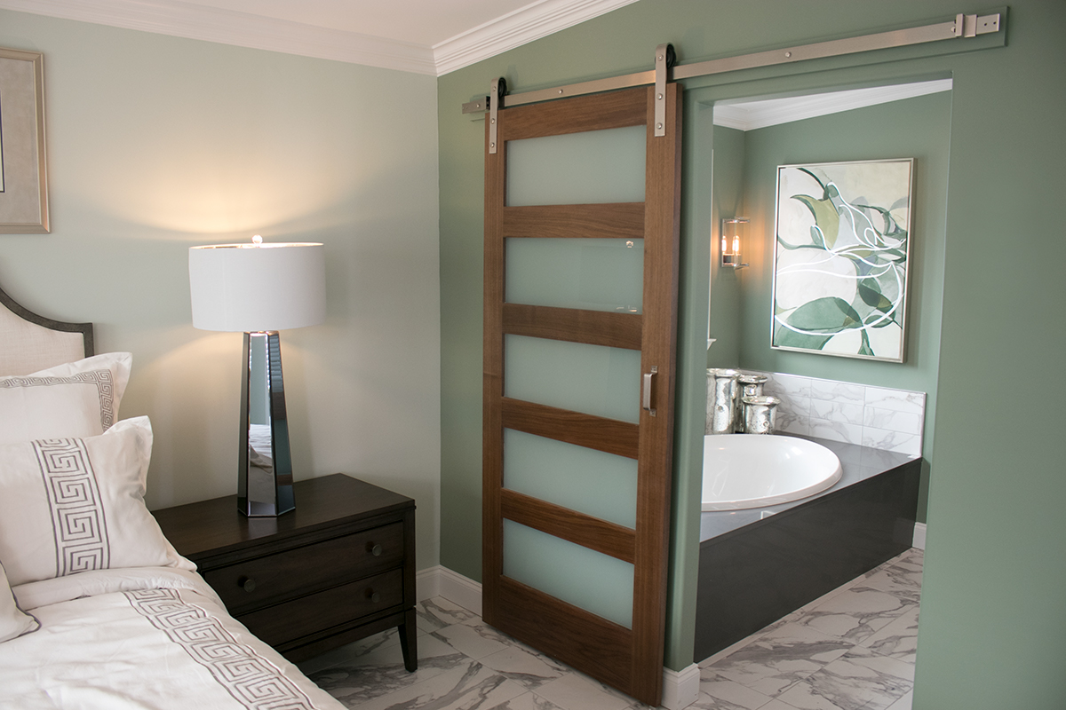 Choosing Bathroom Doors: Style, Privacy & Durability