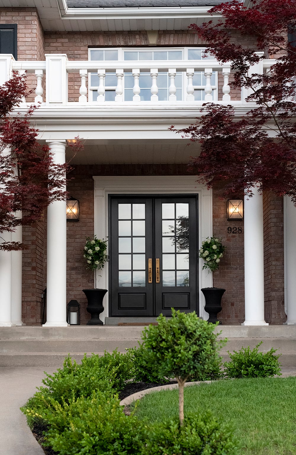 Choosing Timeless Exterior Lighting (A Designer Guide)