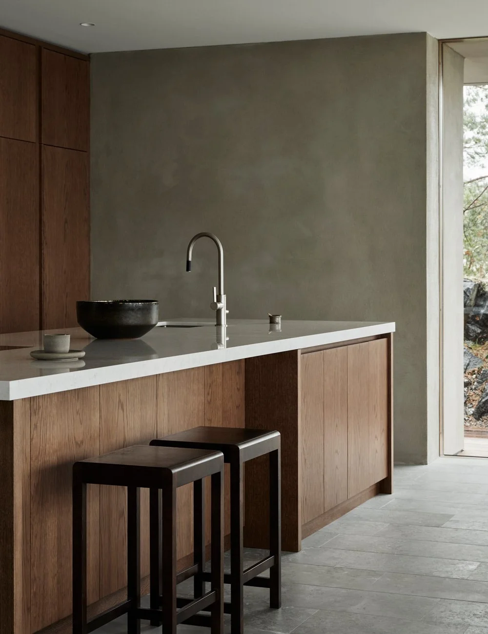 Dark wooden kitchen in the architect-designed villa — Nordiska Kök