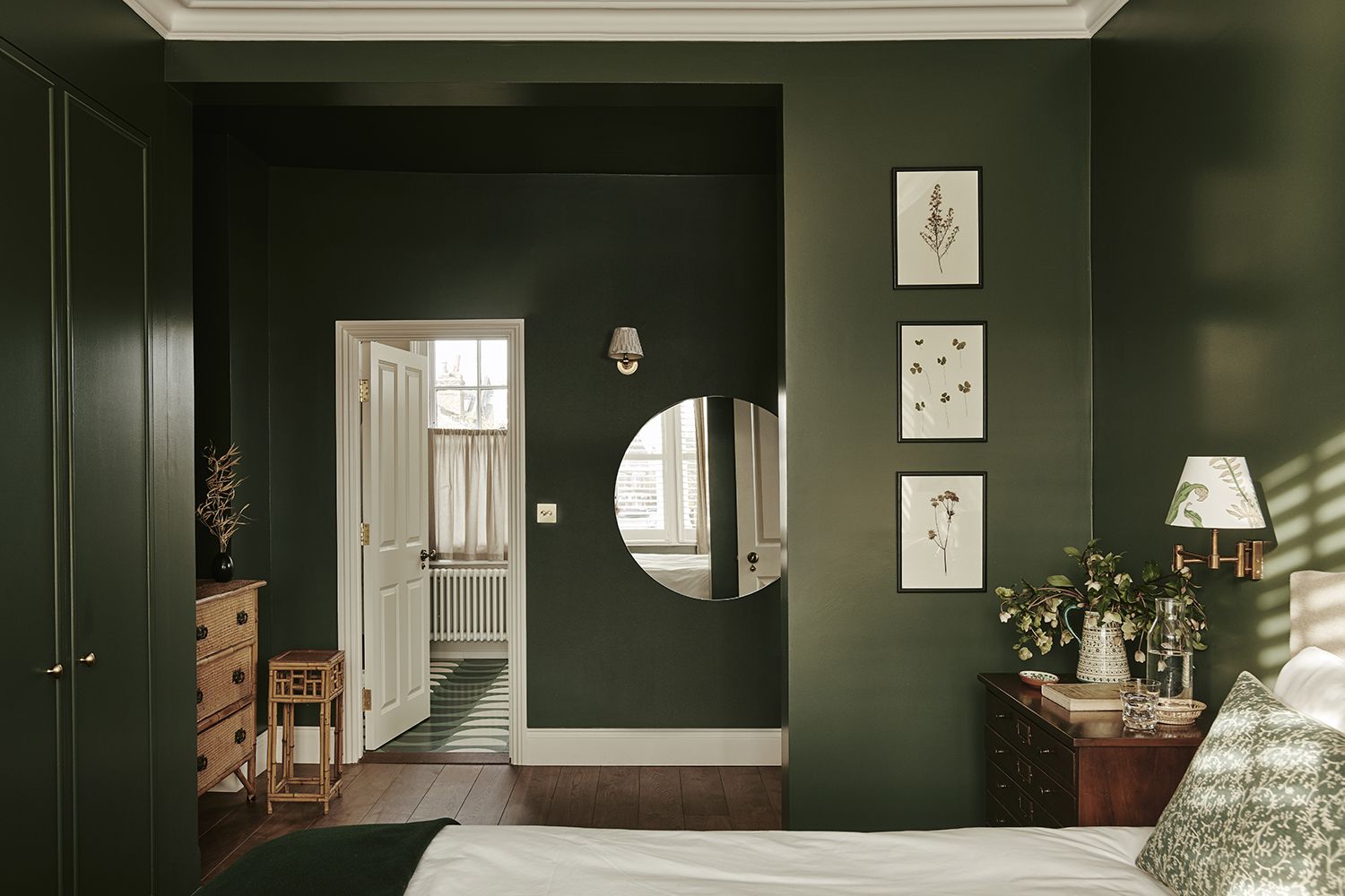 Green Bedroom Ideas — 15 Designs to Exhibit an Elegant Color | Livingetc