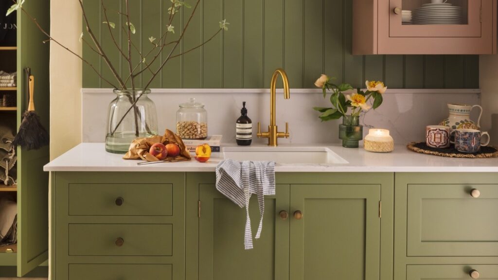 Green Kitchen Ideas: Fresh, Elegant Designs for a Luxurious Home | Harvey Jones