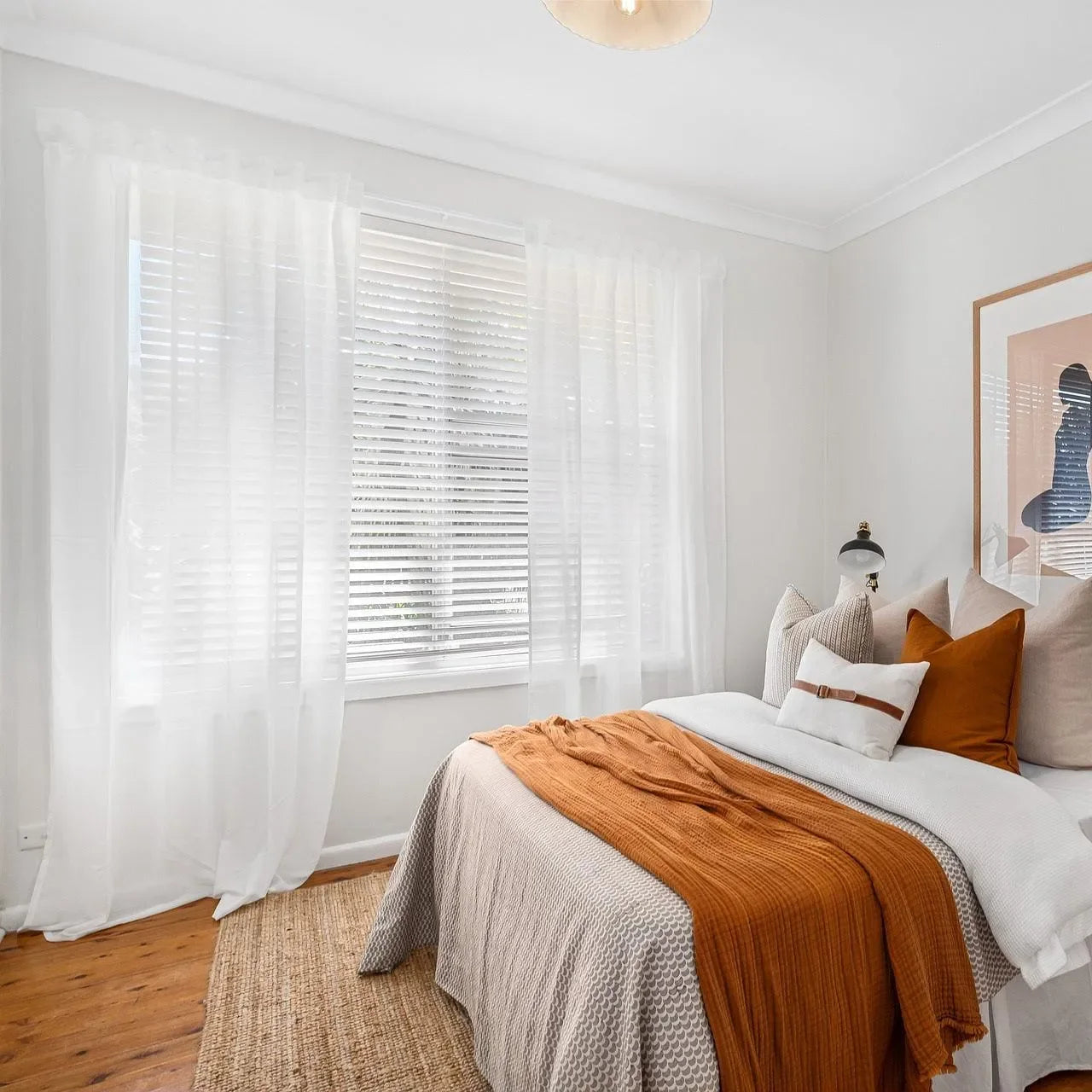 How Curtains Can Make a Small Bedroom Look Bigger – ixacurtains