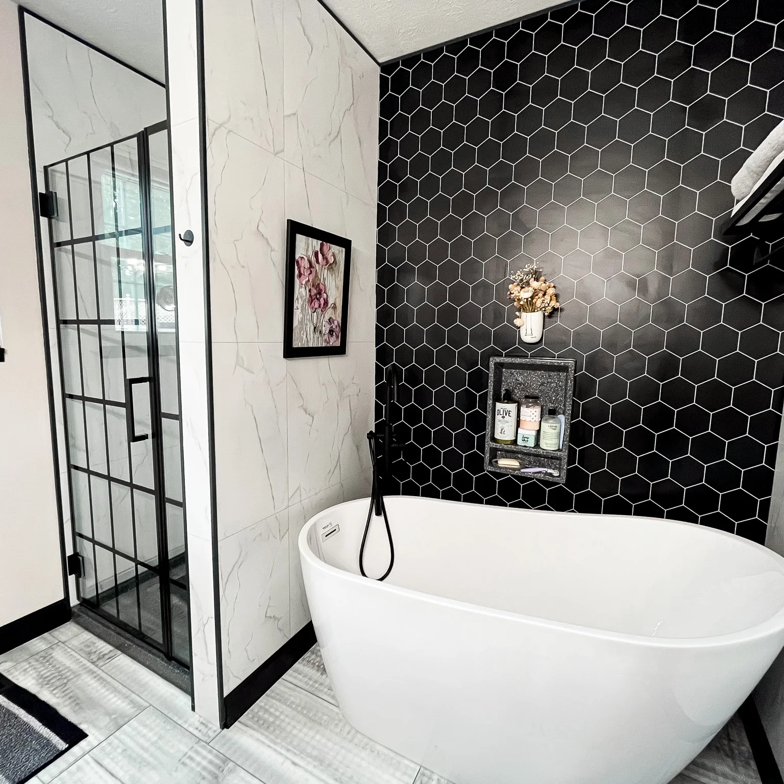 How to choose stylish grout free shower pans and wall panels – Innovate Building Solutions Nationwide Supplier Cleveland remodeling contractor - Innovate Building Solutions Blog - Home Remodeling, D