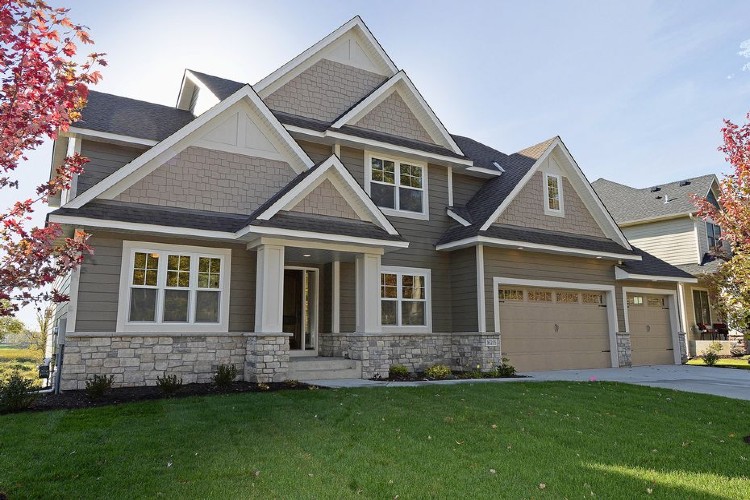 How to Choose the Best Siding and Trim Color Combination for Your Home