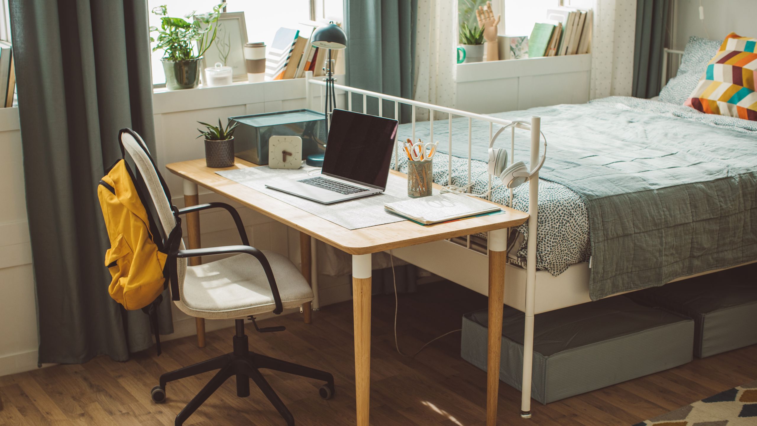 How to Create the Best Dorm Room Study Space That Won't Feel Cramped or Cluttered | Teen Vogue