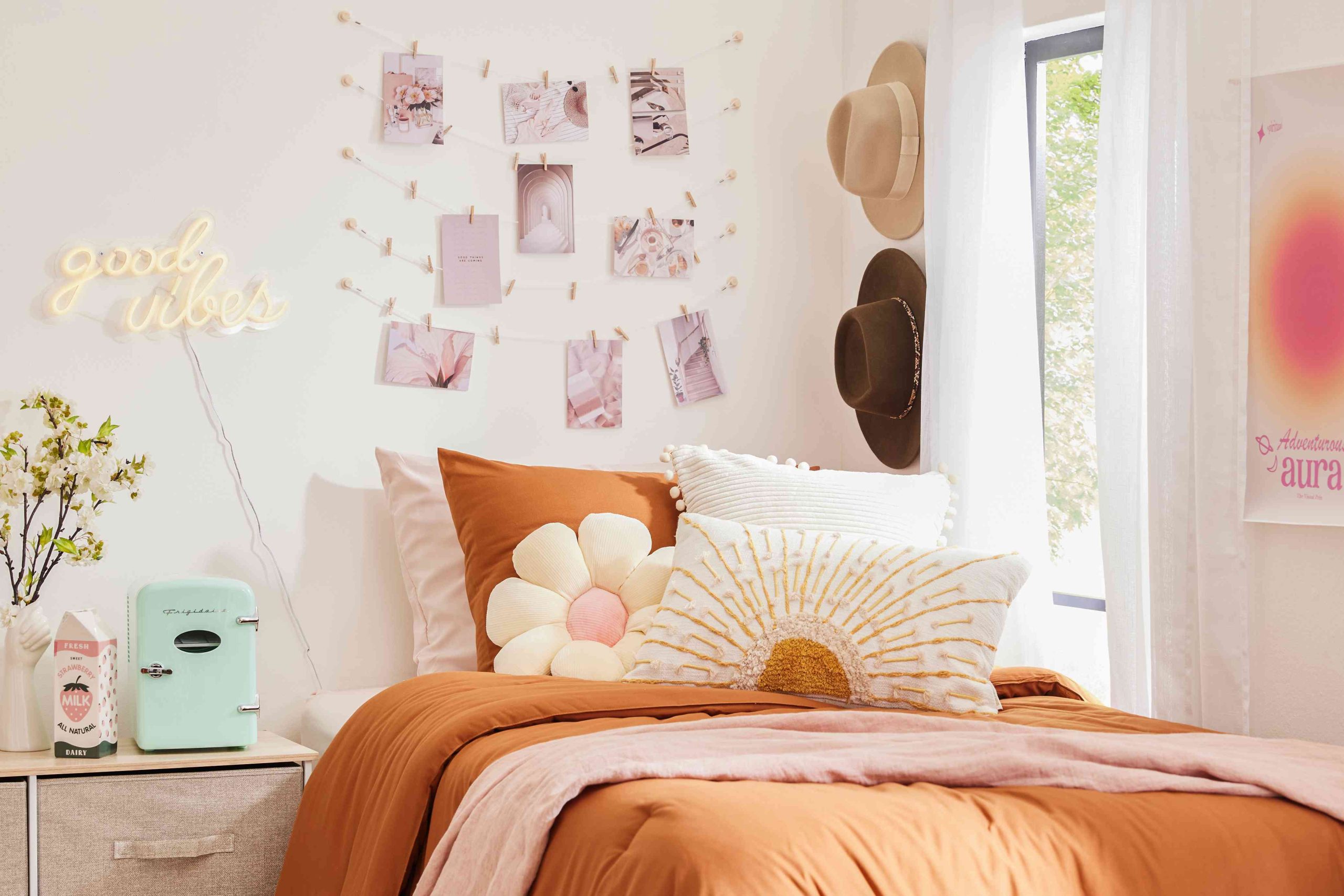 How to Decorate Your Dorm so It Doesn't Feel Like a Dorm