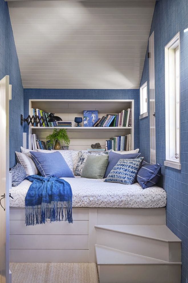 How to Style a Bookcase Like a Designer