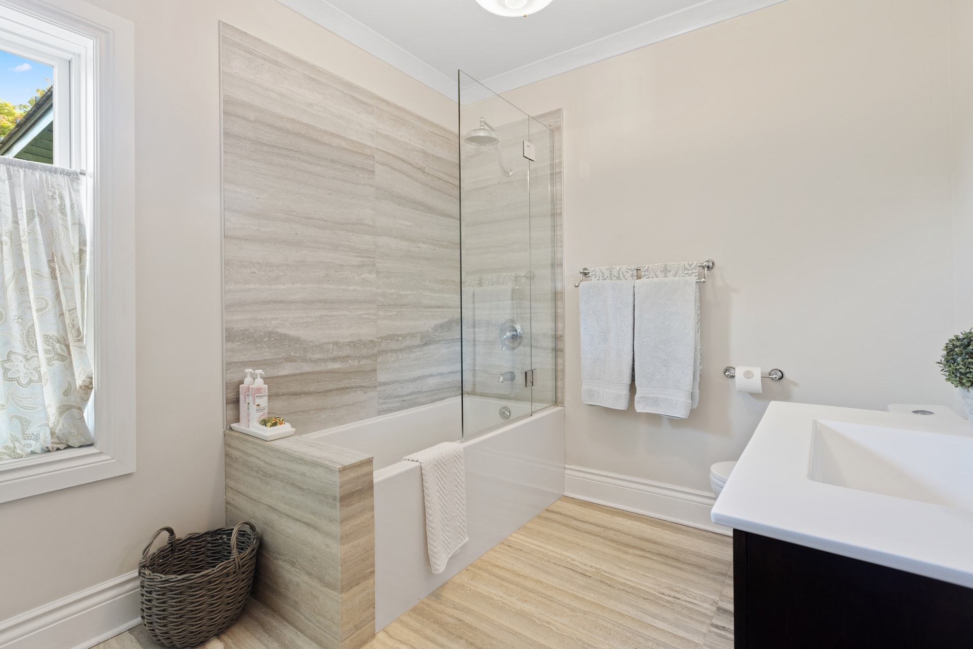 Modern Grout-Free Shower Options to Consider in Your Fresno Bathroom - Imagine Remodeling