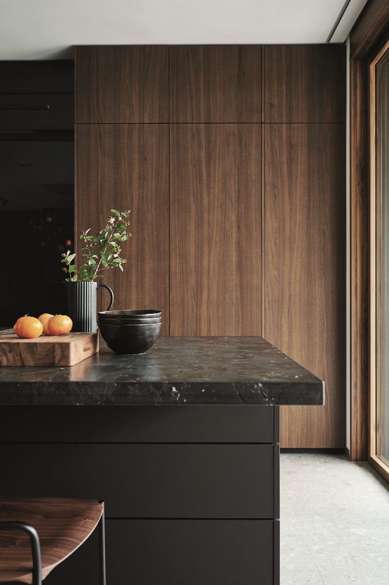 Modern Matte Black Kitchen | eggersmann