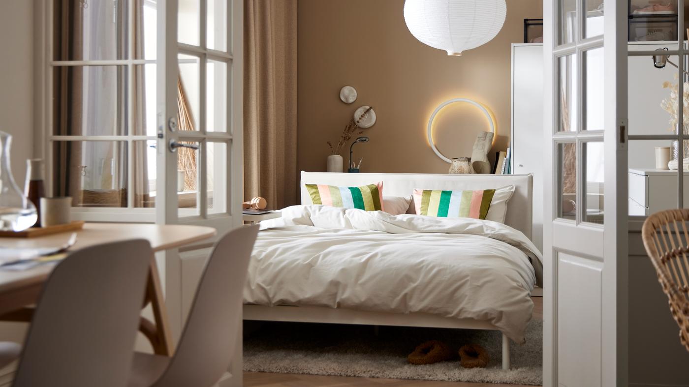 Modern small bedroom ideas that show your best side - IKEA