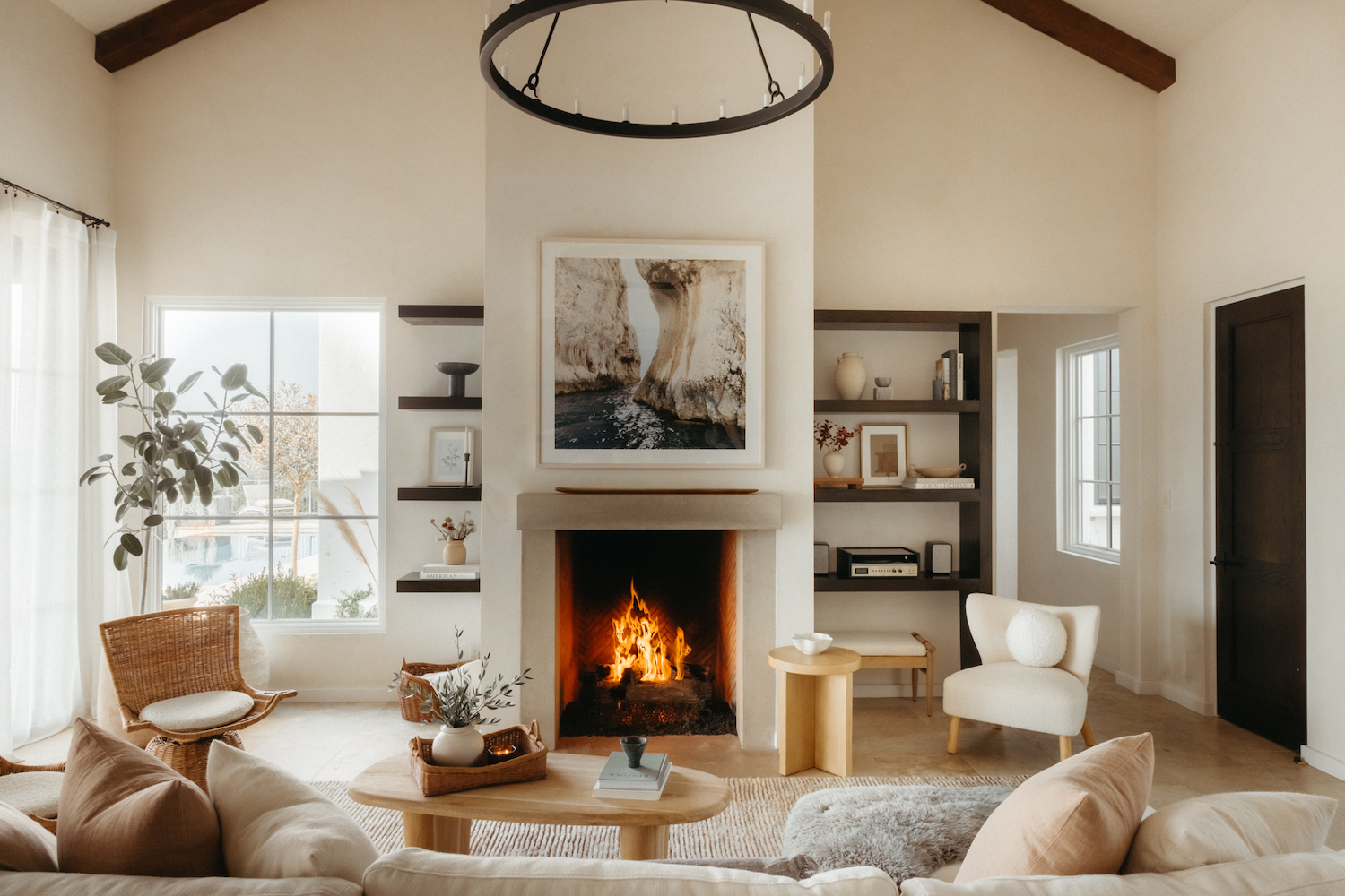 My Best Bookshelf Styling Tips Ever—Just in Time for Fall