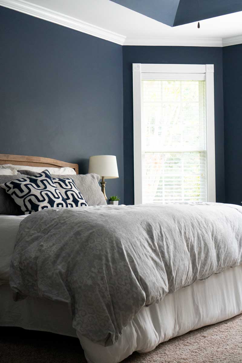 Sherwin Williams Naval Bedroom Makeover - South Georgia Style