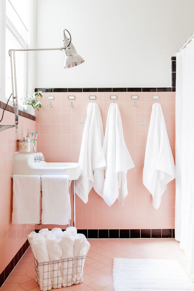Spectacularly Pink Bathrooms That Bring Retro Style Back | Decoist