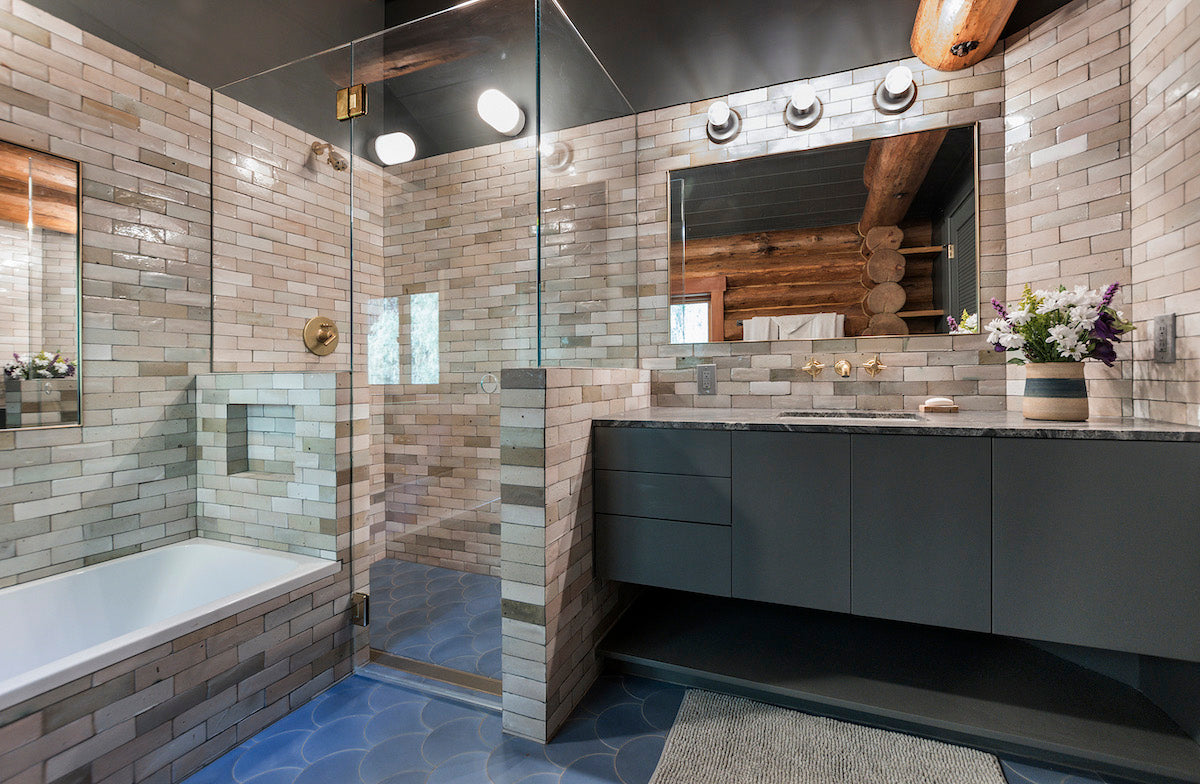 ten coastal shower tile ideas for a serene beach house bathroom