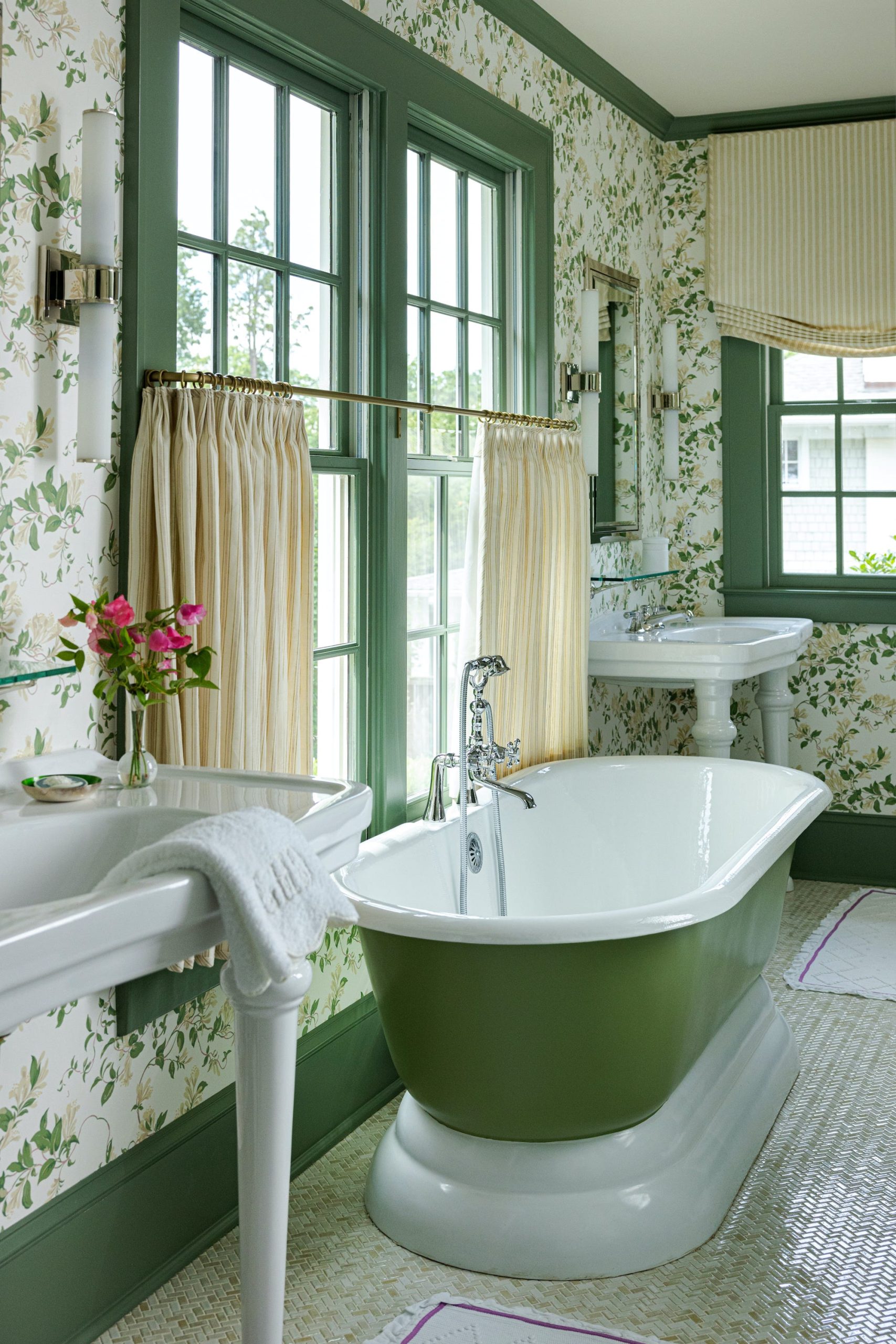 The 10 Biggest Bathroom Trends for 2026, According to Designers