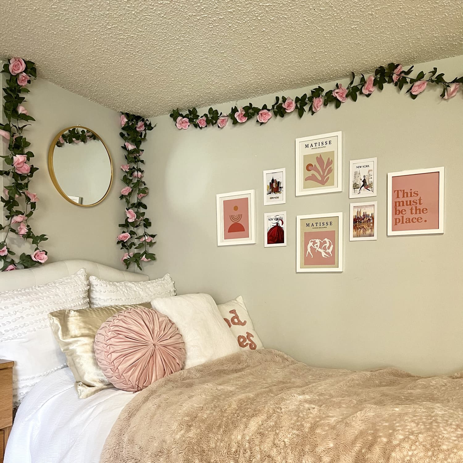 This Fordham Dorm Room Is A Pink-Lover's Dream | Dorm Therapy