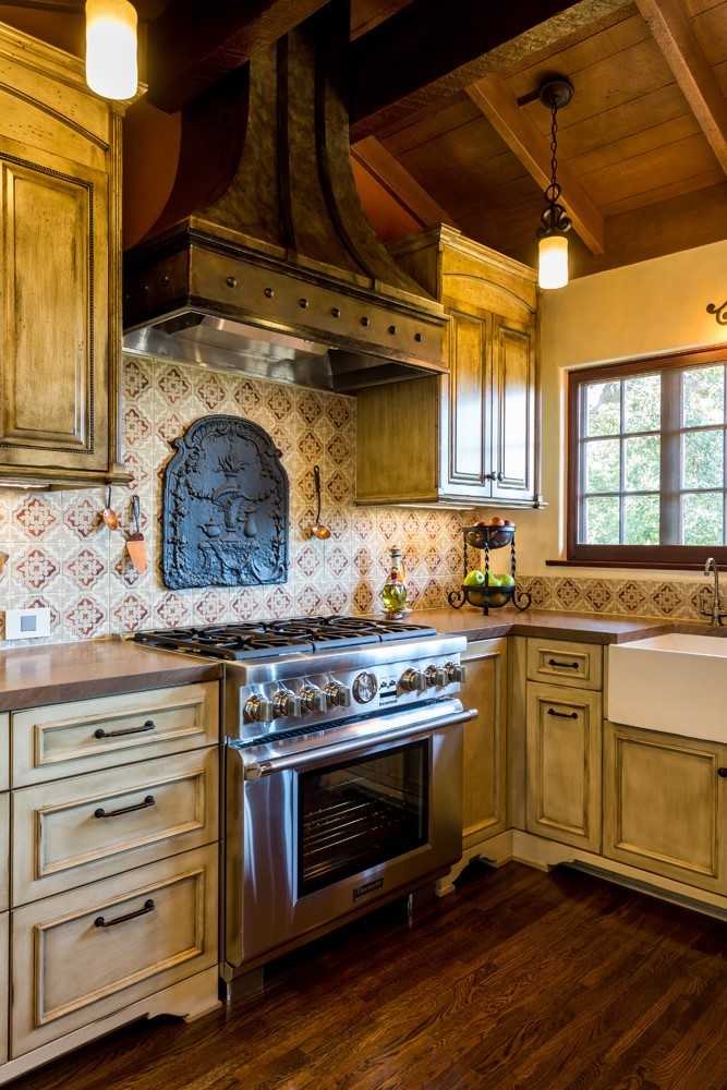 Travertine Backsplash: Why Natural Stone is Timeless