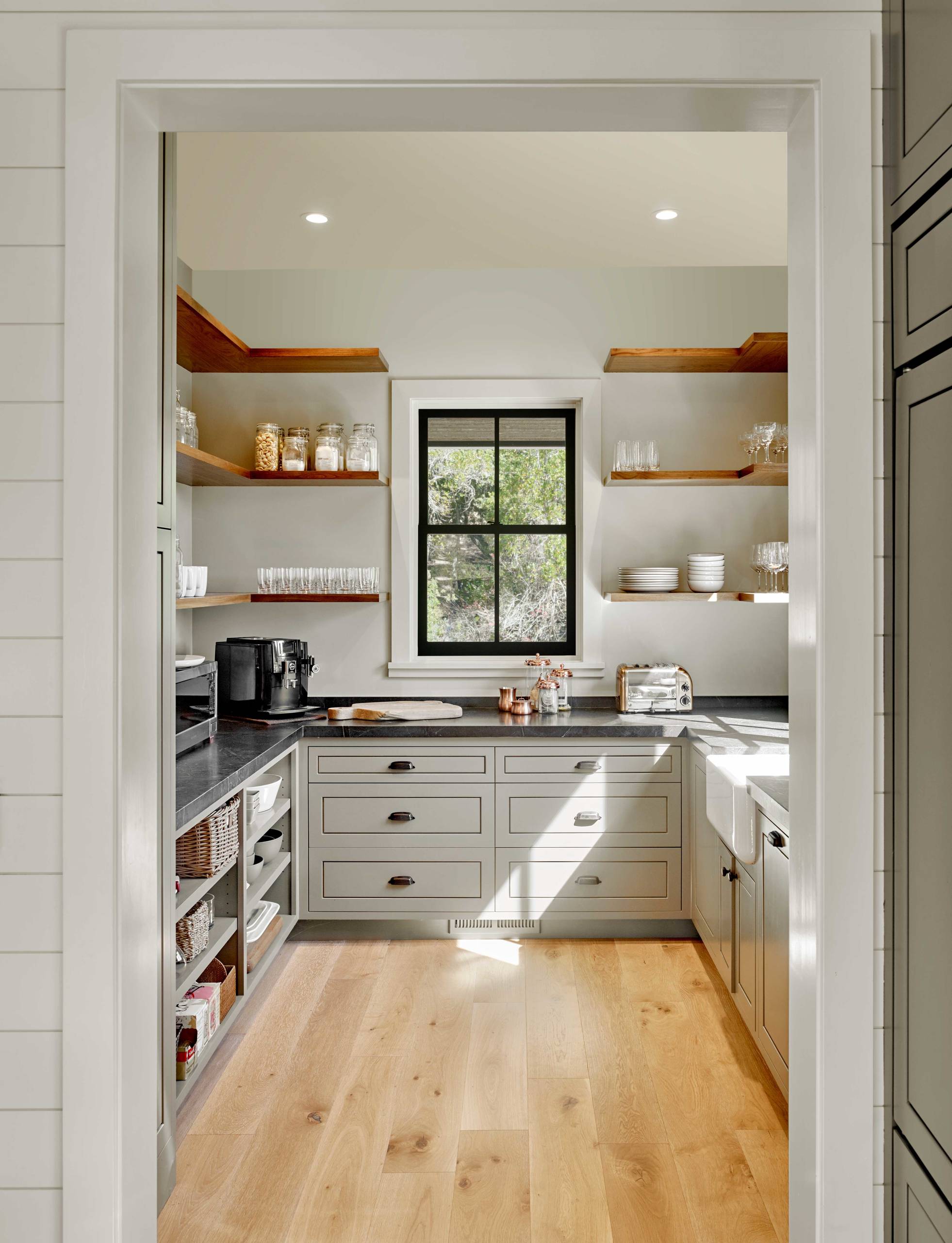 Walk In Pantry - Photos & Ideas | Houzz