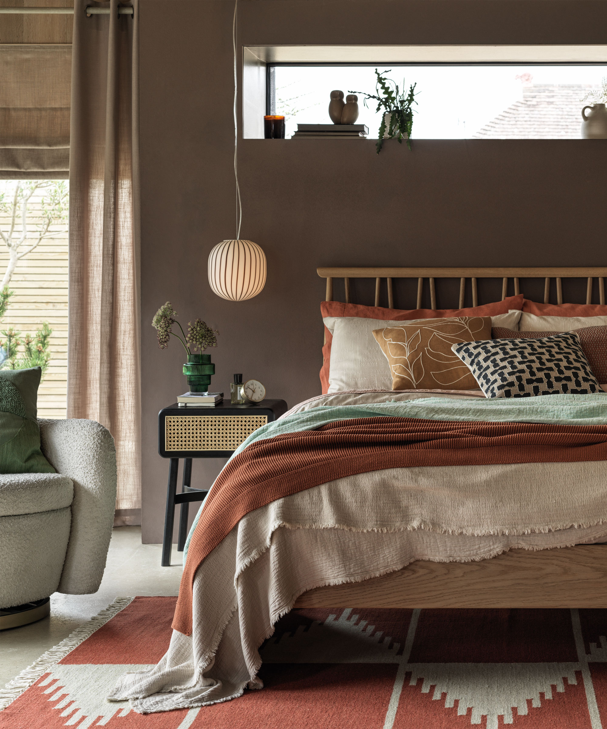 What colors make a bedroom feel warmer? 6 shades for an inviting space | Homes and Gardens