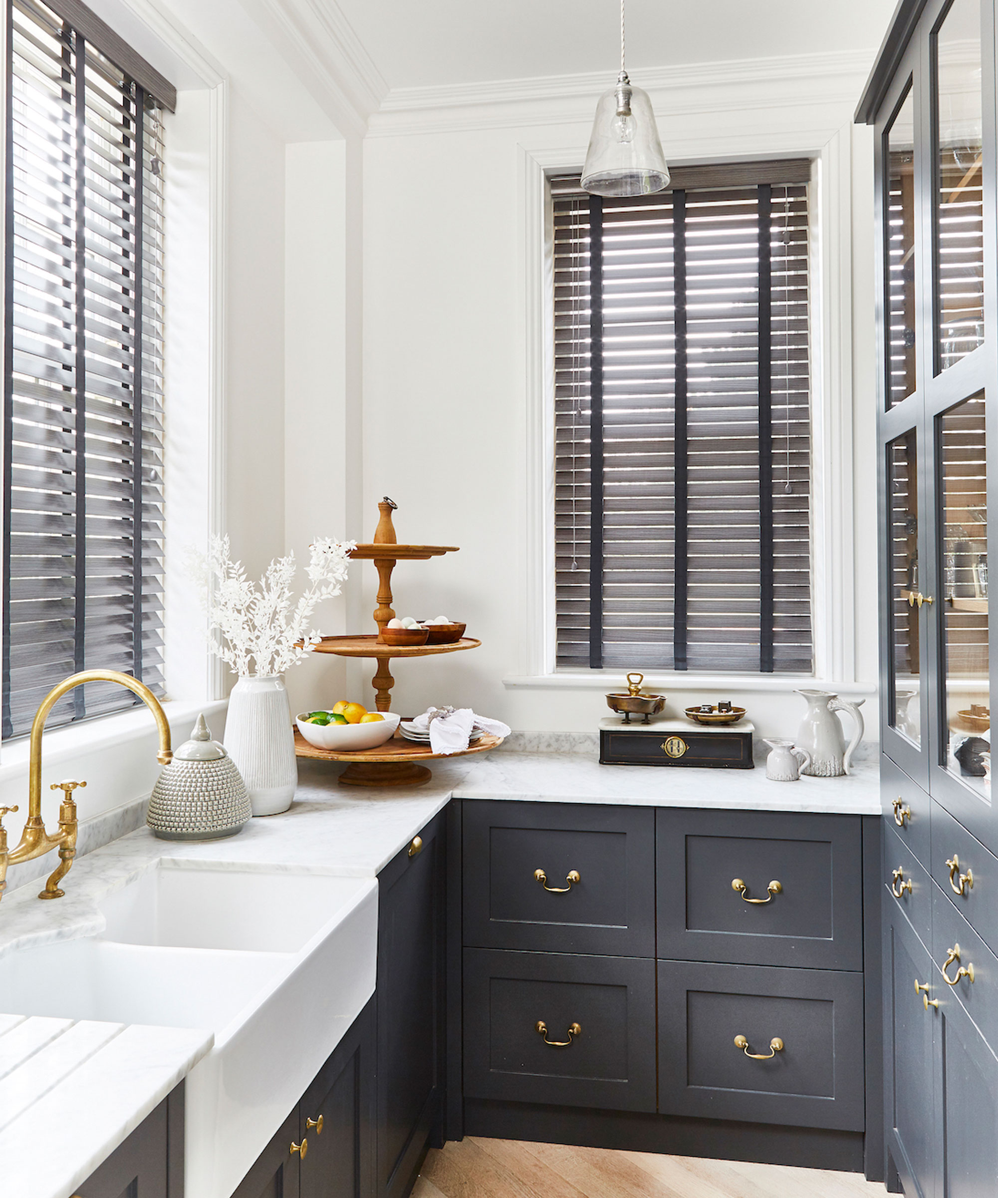 What do you put over a kitchen sink window? | Homes and Gardens
